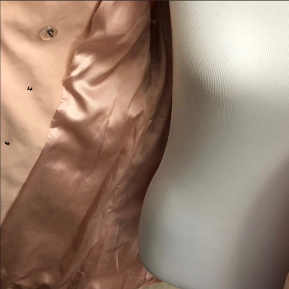 New York & Company chic blush trench rain coat 🧥 - Picture 3 of 5